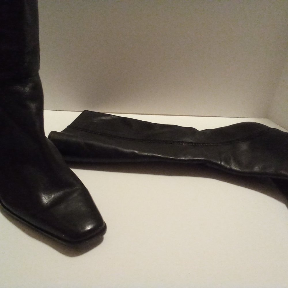 Boots - Picture 4 of 5